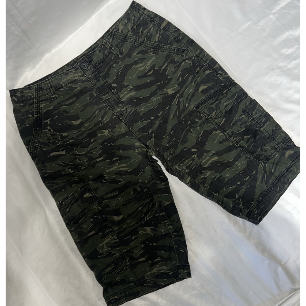 Plugg Jeans Men's Heavy Camouflage Cargo Shorts Size 34 Y2K Military Camo Grunge